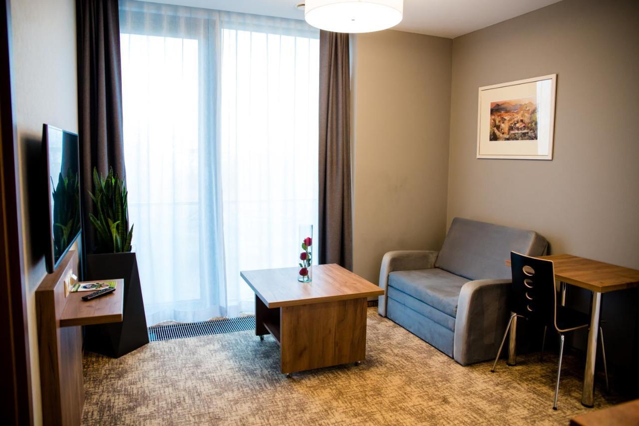 Apart Hotel 12 Rzeszów Esterno foto