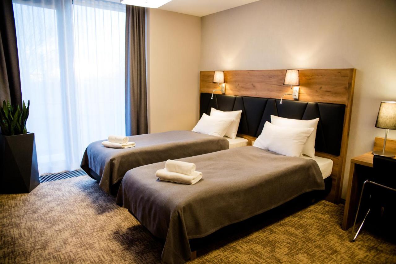 Apart Hotel 12 Rzeszów Esterno foto