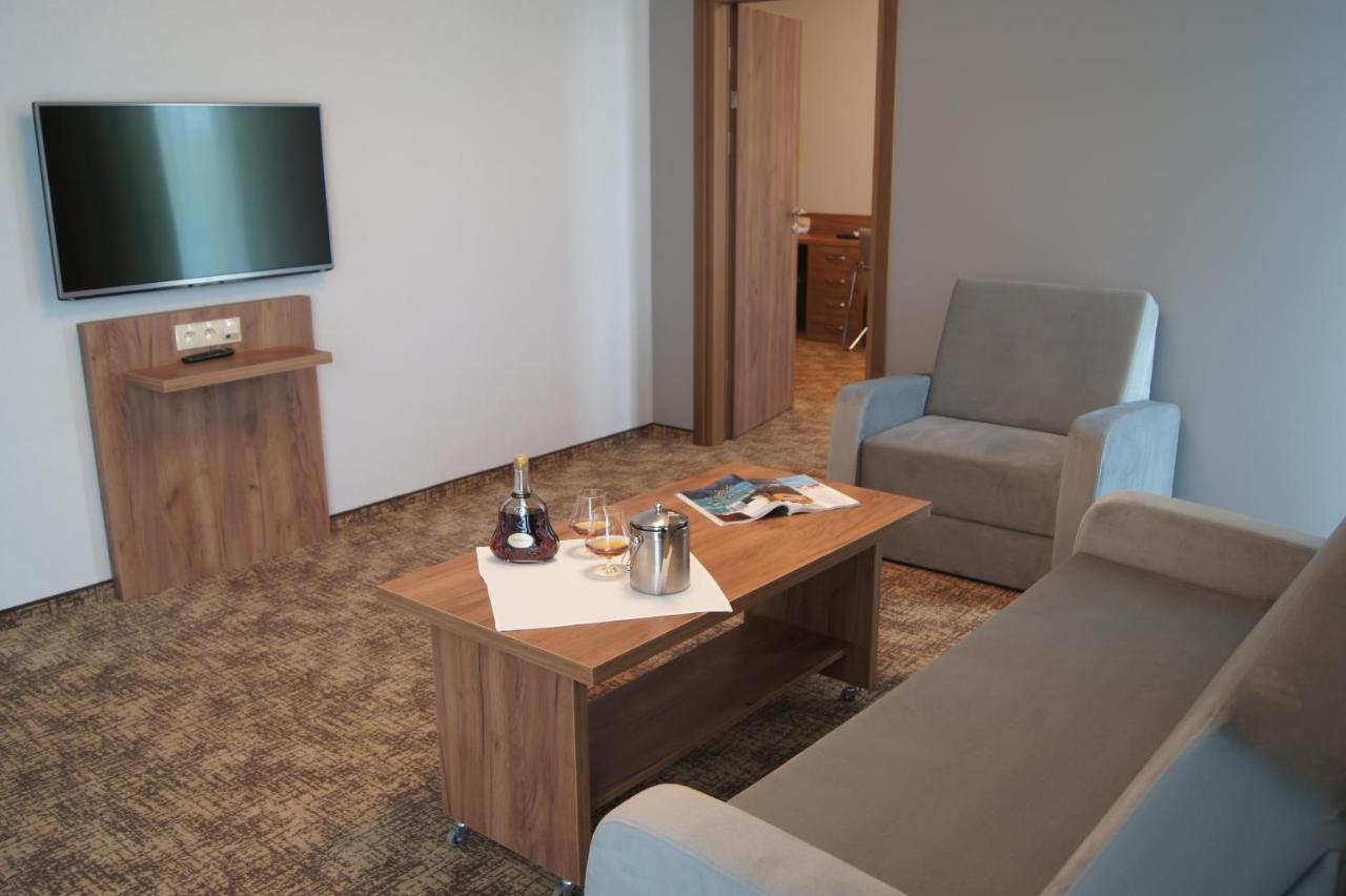 Apart Hotel 12 Rzeszów Esterno foto